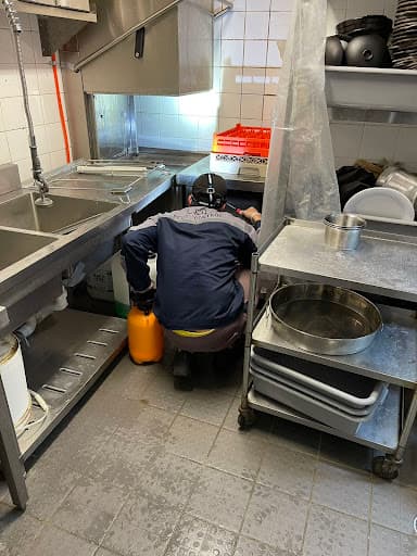 L&C Pest Management — Customer photo
